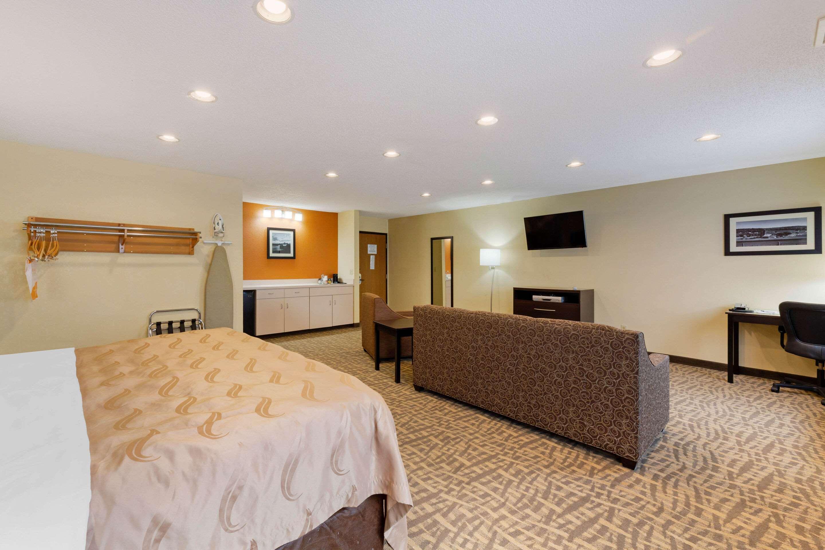 Quality Inn Wooster Buitenkant foto